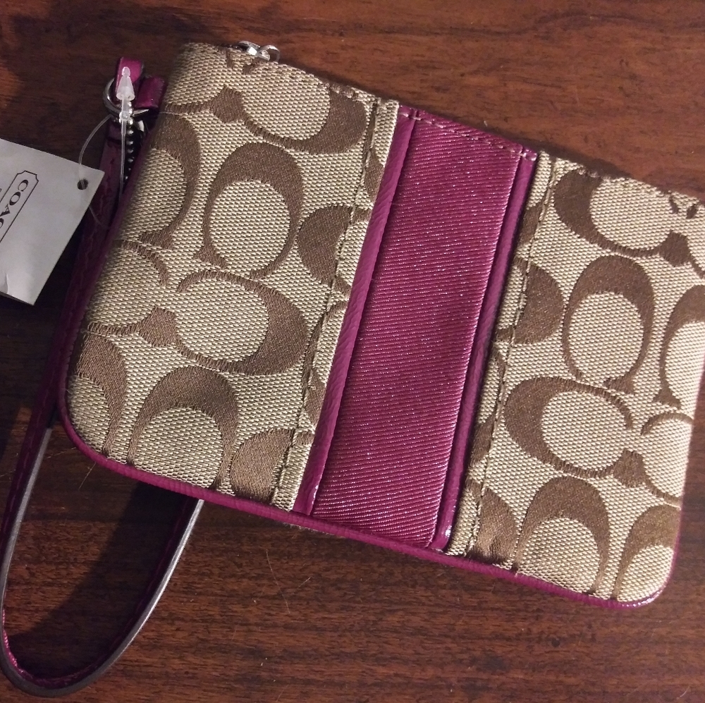 Coach wristlet Passion Berry